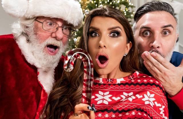 Роскошная куколка трахается с любимым накануне Рождества