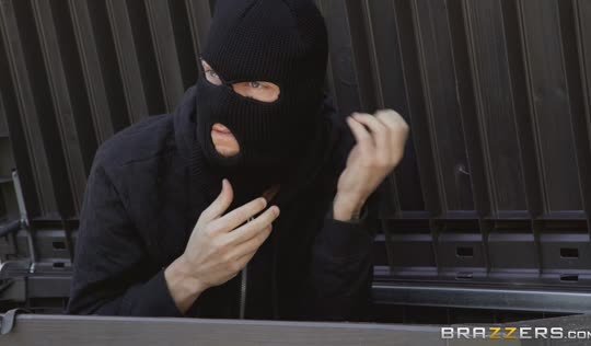 Мачеха в огне - секс втроем с дочкой и с ее бойфрендом