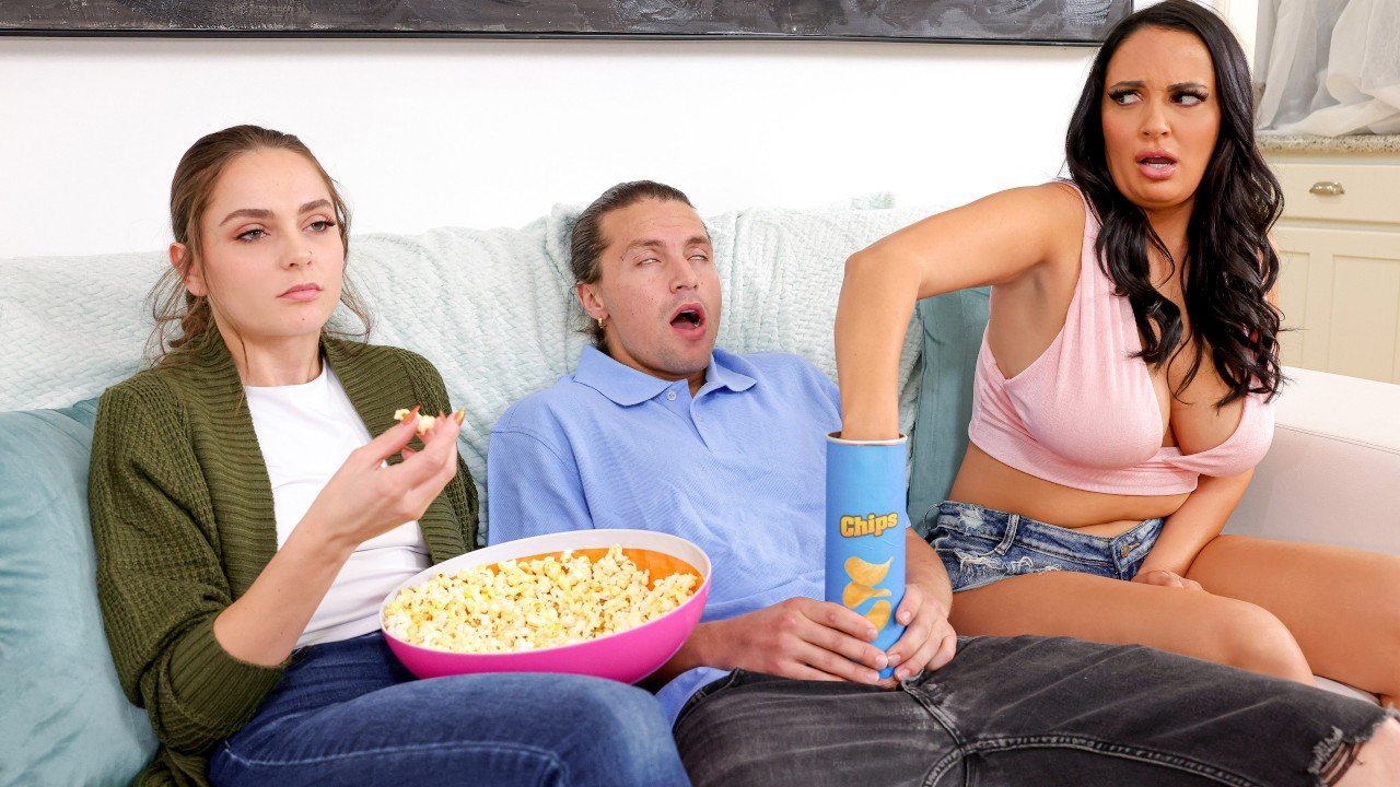 Невеста смотрит сериал, а членом жениха занимается старшая сестра