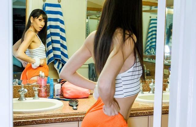 Папе не нужна силиконовая киска, когда дочка рядом