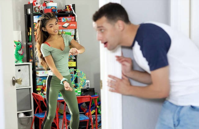 Сексуальная латиноамериканка совершила разврат с братом