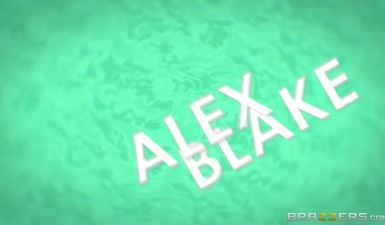 Дэн отпердолил сестру друга - сучка сама разделась