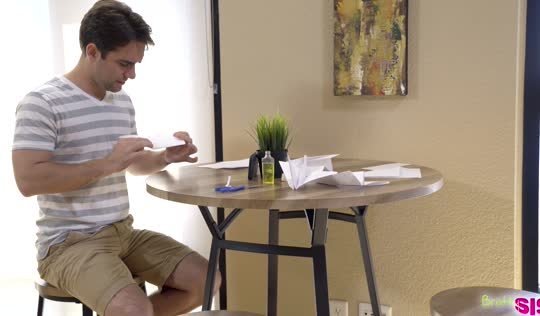 Пися младшей сестрички была идеальна - бро остался доволен